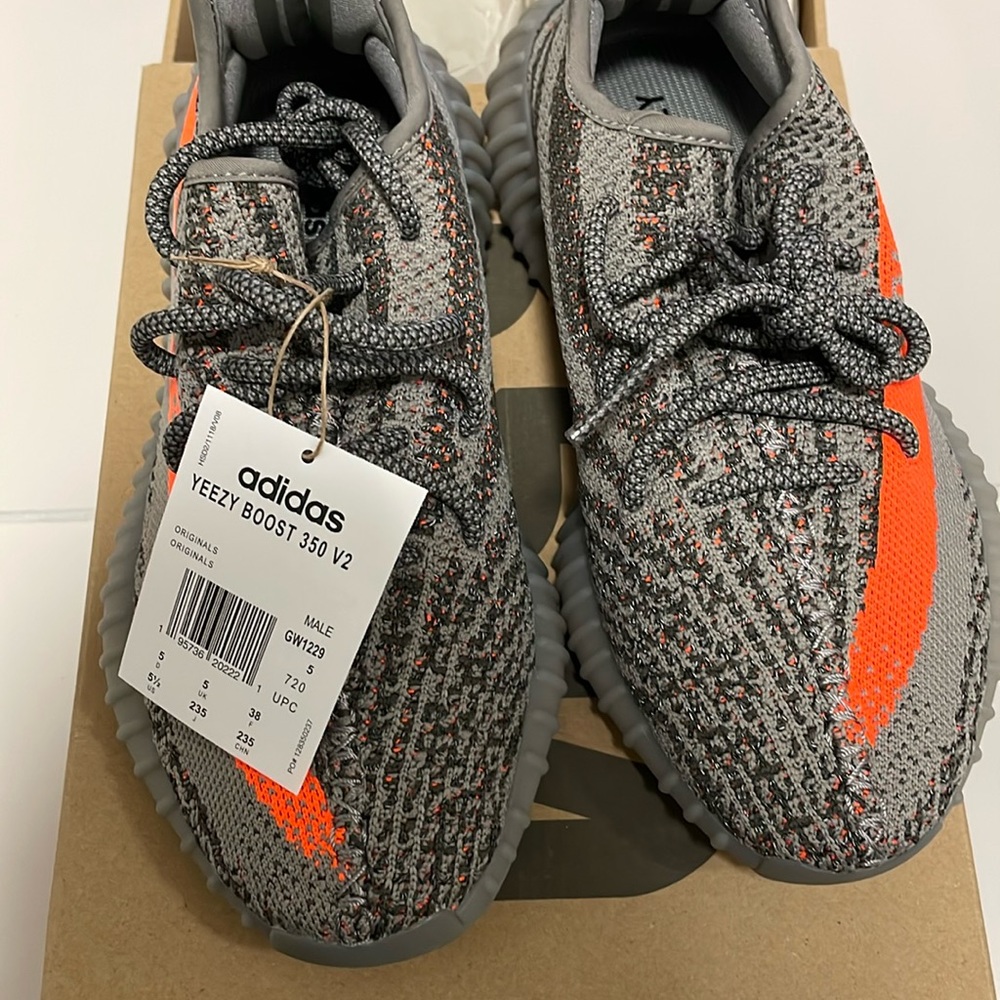 Yeezy 350 V2
